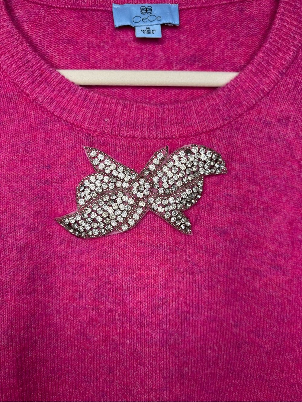 CeCe Bright Pink Puff-Sleeve Crewneck Sweater with Crystal Brooch Size M - Picture 2 of 7
